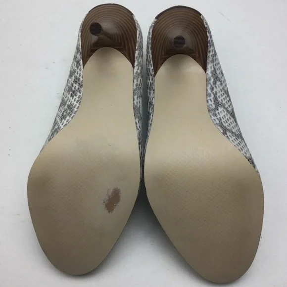 B Makowsky Neve Python Snake Print Leather Round Toe Pumps Size 7.5 - Picture 6 of 12